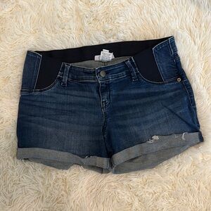 Maternity shorts brand “Isabelle maternity” size 6 great condition worn twice